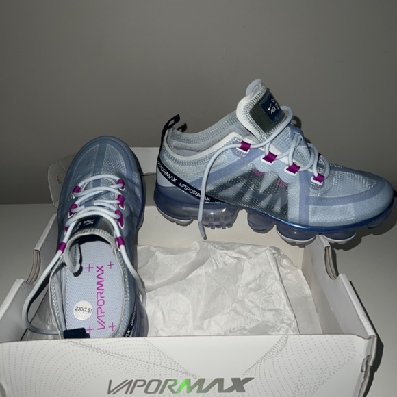 Women’s Air Vapormax 2019 - Picture 6 of 6